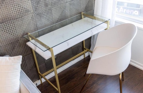 Downtown Toronto Apartment | Charming 1BR and Den in Downtown Toronto with Balcony