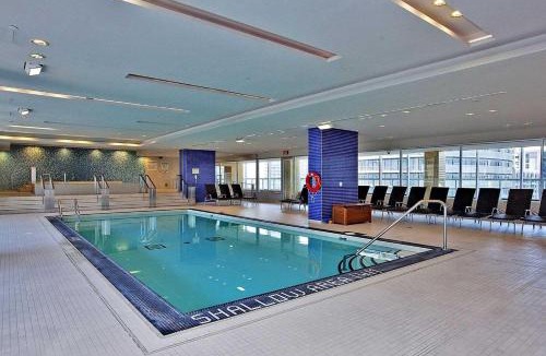 Downtown Toronto Apartment | Charming 1BR and Den in Downtown Toronto with Balcony