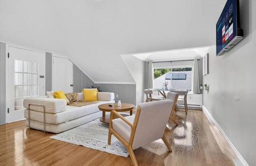 St. Elizabeth's Apartment | Charming 1BR apt in Boston with Free Parking