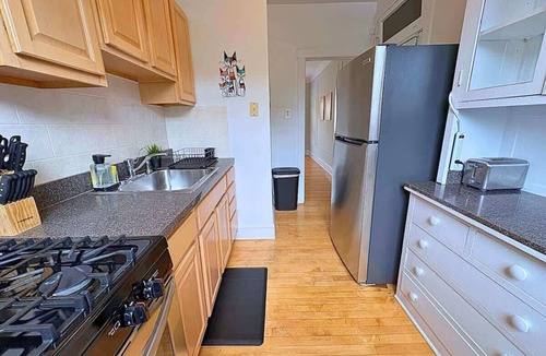 South Evanston Apartment | Charming 1BR Apt in Evanston
