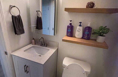 Drayton Plains Apartment | Charming 1BR Apt in Royal Oak, MI