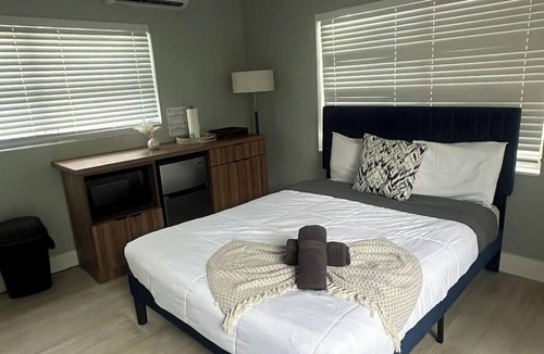 North Beach Apartment | Charming 1BR Escape Near Hollywood and Dania