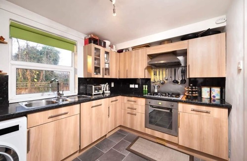 Sydenham Apartment | Charming 1BR flat in Sydenham with free parking