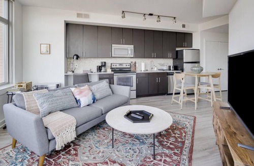 Old Town West Apartment | Charming 1BR in Alexandria, Pool + Pet-Friendly