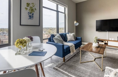 Bluemont Apartment | Charming 1BR in Arlington, Gym + Parking