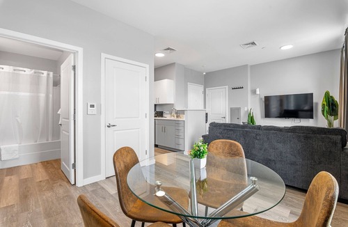 Everett Apartment | Charming 1BR Near Encore 7542