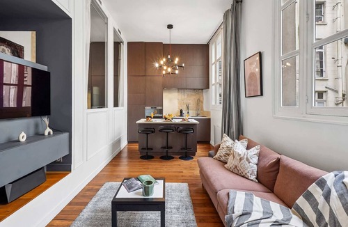 Les Iles Apartment | Charming 1BR on Ile Saint-Louis - Central Paris