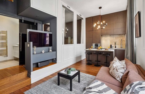 Les Iles Apartment | Charming 1BR on Ile Saint-Louis - Central Paris