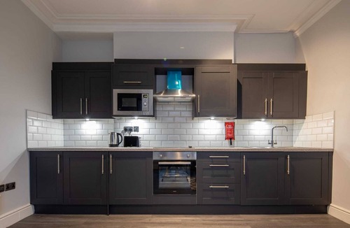 Withington Apartment | Charming 1BR Stay – Perfect for 2 Guests