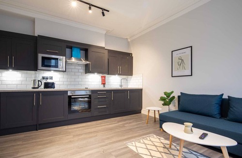 Withington Apartment | Charming 1BR Stay – Perfect for 2 Guests