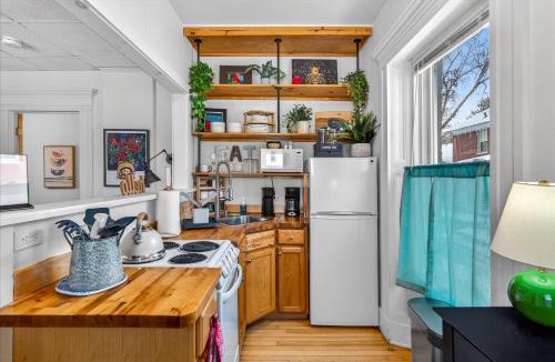 Old North End Apartment | Charming 1BR Steps from Church Street - Downtown