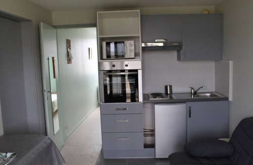 La Roche-Posay Apartment | Charming 1BR with Terrace and Wi-Fi, 100m from the Spa