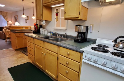 Milford Apartment | Charming 1st floor apt. in Milford, under 5 minutes to Dreams Park