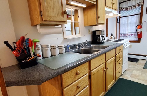 Milford Apartment | Charming 1st floor apt. in Milford, under 5 minutes to Dreams Park