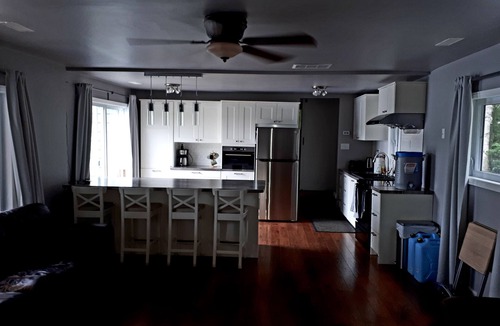Carlow/Mayo Cottage | Charming 2+1-bedroom cottage on Fraser lake with AC & WiFi