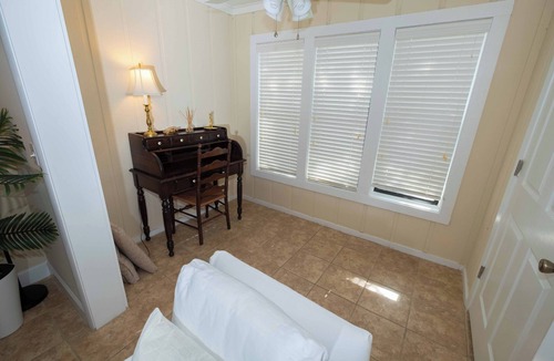 Saint Simons Heights Condo | Charming 2/2 condo close to the beach and shopping! WiFi, fitness, tennis,pool.