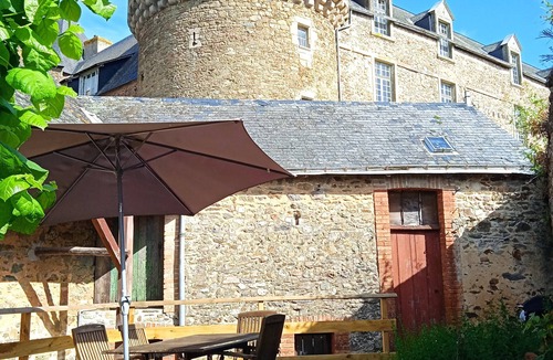 Sille-le-Guillaume House | Charming 2 bed historic house