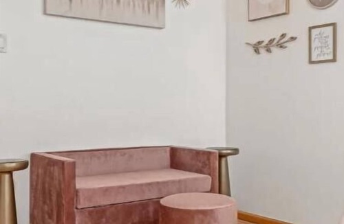 Market East Apartment | Charming 2 BD 2 BATH Apartment in Chinatown
