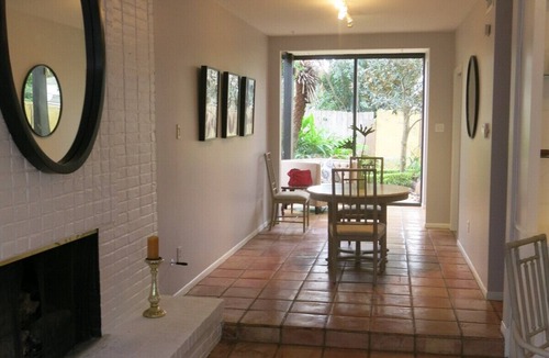 Houston House | Charming 2 bd townhome with private garden.