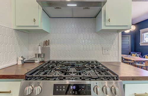 MLK House | Charming 2 BDR for 4, Close to Downtown Austin!