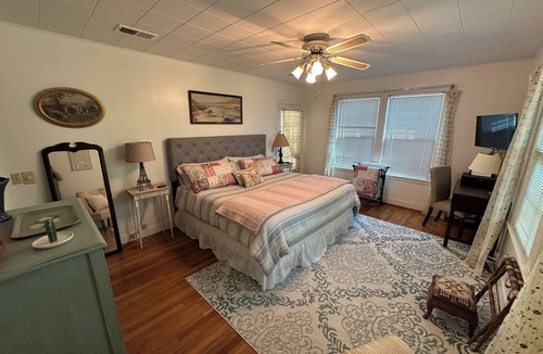 Gonzales House | Charming 2-bdrm house walking distance from historic downtown w/WiFi & HVAC.