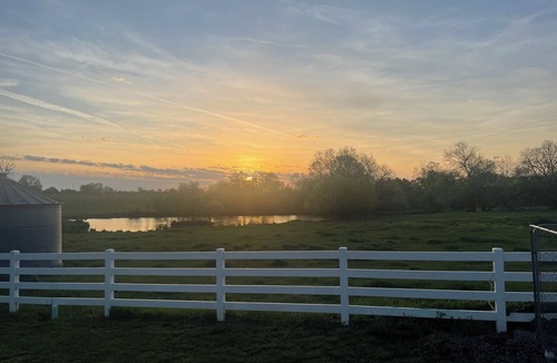 El Dorado Springs House | Charming 2-bedroom modern farmhouse with AC, High Speed Internet. Pet friendly