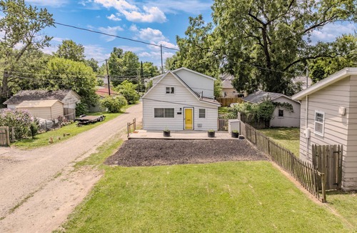 Muncie House | Charming 2-bed/1-bath house close to IUH Ball, BSU in Muncie