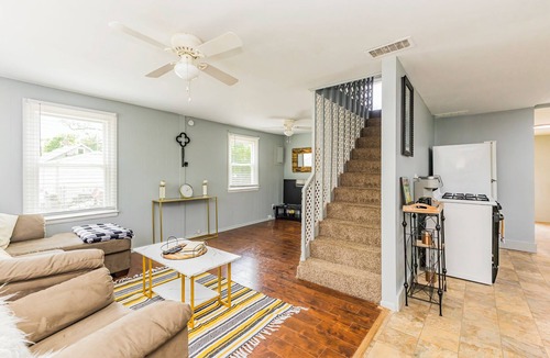 Muncie House | Charming 2-bed/1-bath house close to IUH Ball, BSU in Muncie