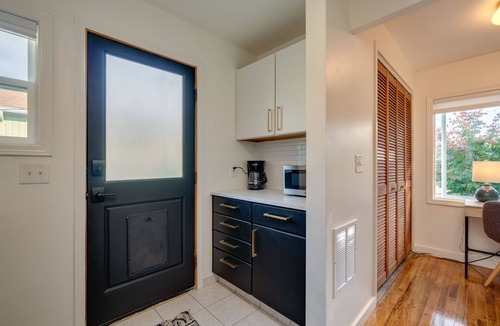 Mount Scott-Arleta House | Charming 2 Bed, 1 Bath SE Home, Fenced Yard