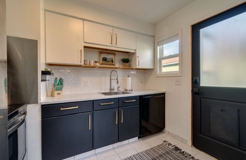 Mount Scott-Arleta House | Charming 2 Bed, 1 Bath SE Home, Fenced Yard