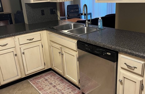 Osage Beach Condo | Charming 2 bed/2 bath condo at Lake of the Ozarks! With Dock Slip!