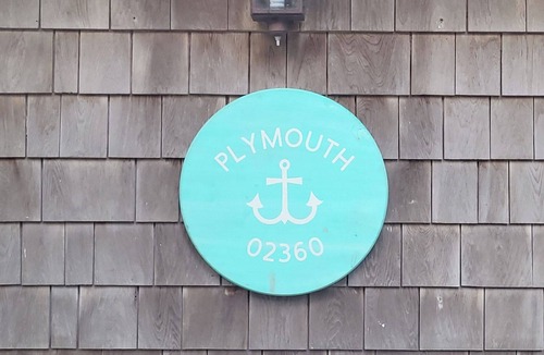 Cedar Bushes House | Charming 2 bed 2 bath cottage. sleeps 6. Beach, 7 min walk. WiFi, AC in Plymouth