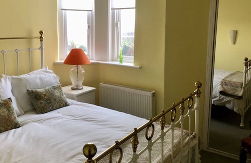 Waterloo Apartment | Charming 2-Bed Apartment in Waterloo, Liverpool