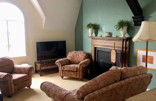 Waterloo Apartment | Charming 2-Bed Apartment in Waterloo, Liverpool