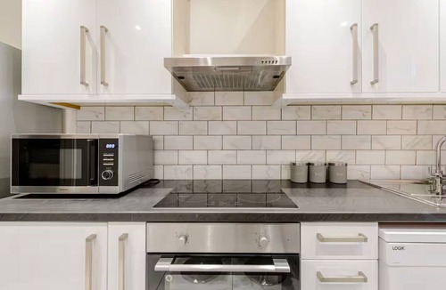 City of Westminster Apartment | Charming 2 Bed Apartment By Mayfair