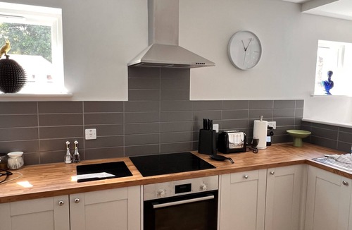 Marshborough Apartment | Charming 2-bed Apartment in Sandwich in Kent