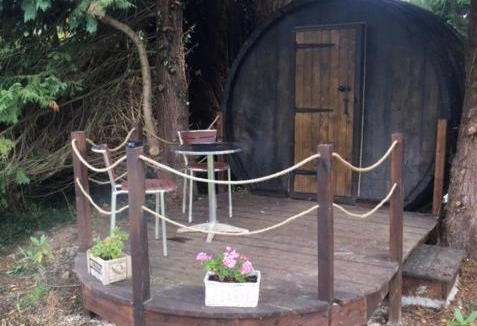 Domfront en Poiraie House | Charming 2-Bed Cabin in Domfront-en-Poiraie