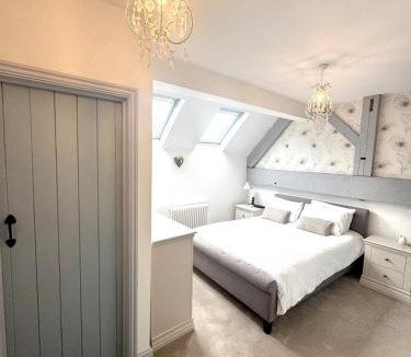 Ardens Grafton Apartment | Charming 2 bed cottage