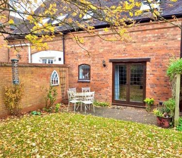 Ardens Grafton Apartment | Charming 2 bed cottage