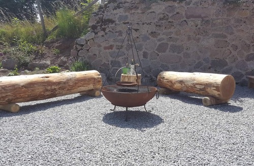 Merinchal House | Charming 2-Bed Cottage within Barn in Merinchal