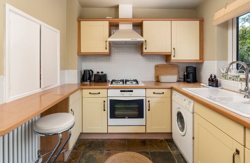 Adderbury House | Charming 2 Bed Cottage in the Heart of Adderbury | Pass the Keys