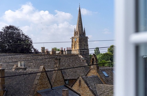 Adderbury House | Charming 2 Bed Cottage in the Heart of Adderbury | Pass the Keys