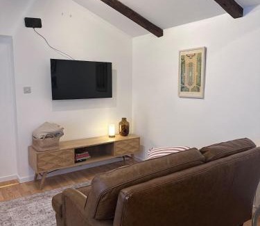 Tatton Park House | Charming 2-bed cottage in Peover, Cheshire East