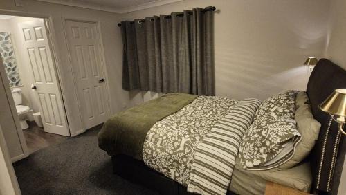 Iver House | Charming 2-Bed Cottage near Pinewood Studios