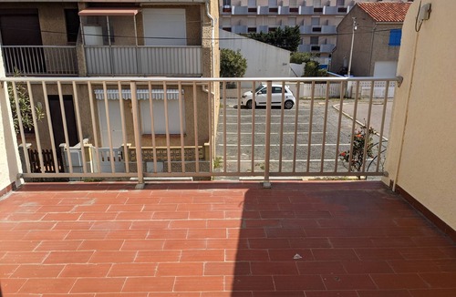Port-la-Nouvelle Villa | Charming 2-Bedroom Villa with AC, 400m from Beach, Sleeps 5/6
