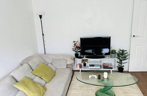 Hemel Hempstead Apartment | Charming 2-Bed Apartment in Hemel Hempstead