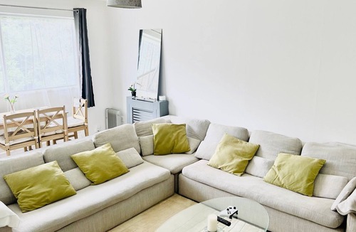 Hemel Hempstead Apartment | Charming 2-Bed Apartment in Hemel Hempstead