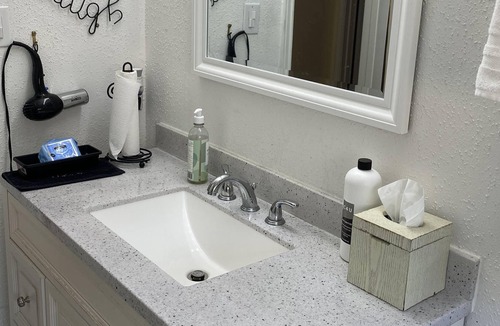 Quail Valley House | Charming 2 bed House sleeps up to 4 people. 1 Free Parking space in driveway.