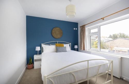 Stonehouse House | Charming 2-Bed Home in Stonehouse