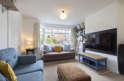 Stonehouse House | Charming 2-Bed Home in Stonehouse